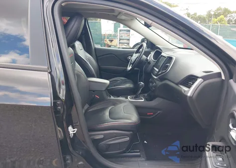 2015 Jeep Cherokee Trailhawk из США, поврежденный, VIN 1C4PJMBS5FW570213